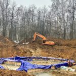 В Центральном парке культуры и отдыха вырыли котлован под детскую игровую площадку