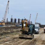 На стройплощадке моста через Оку работают более 300 человек и свыше 90 машин