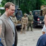 Павел Малков пообщался с бойцами мобильной огневой группы